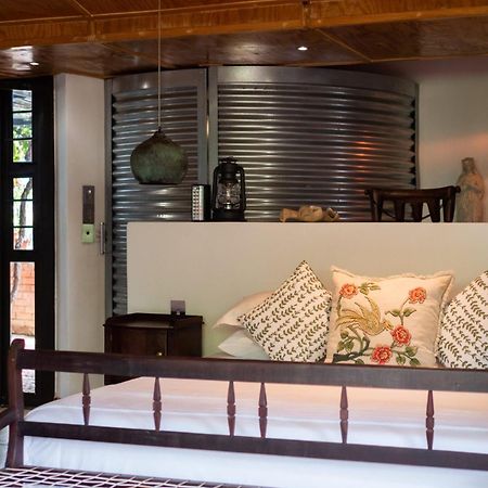Bed and Breakfast Liedjiesbos Urban Olive Farm Bloemfontein Esterno foto