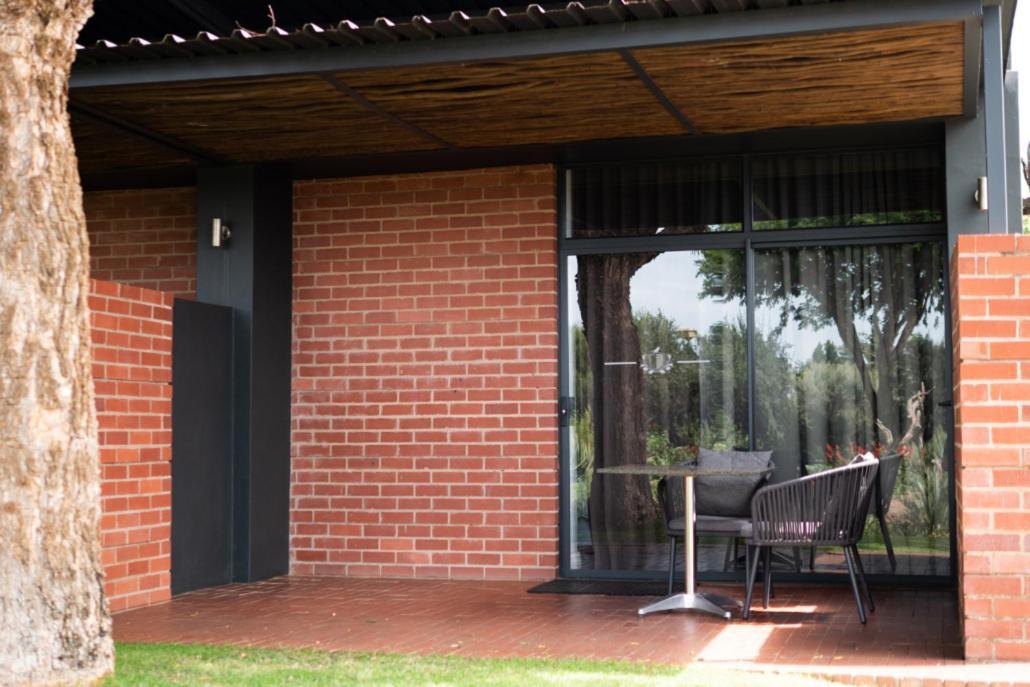 Bed and Breakfast Liedjiesbos Urban Olive Farm Bloemfontein Esterno foto